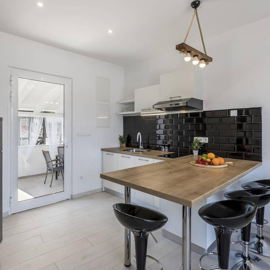 Luxury Apartments Skalinada Near Beaches, Tisno - Dalmatia Exterior foto